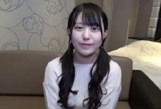 V888AV❤️新流出黑客破解家庭网络摄像头偷拍大叔吃完橘子仔细给漂亮媳妇的逼清洁一下在客厅的沙发上啪啪😁一区二区三区